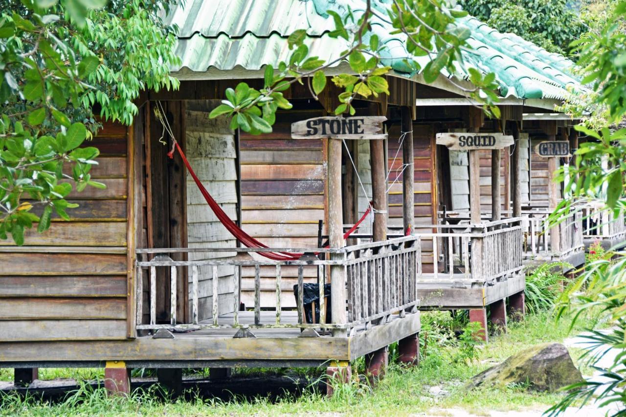 Mad Monkey Koh Rong Samloem Vandrarhem Koh Rong Sanloem Exteriör bild