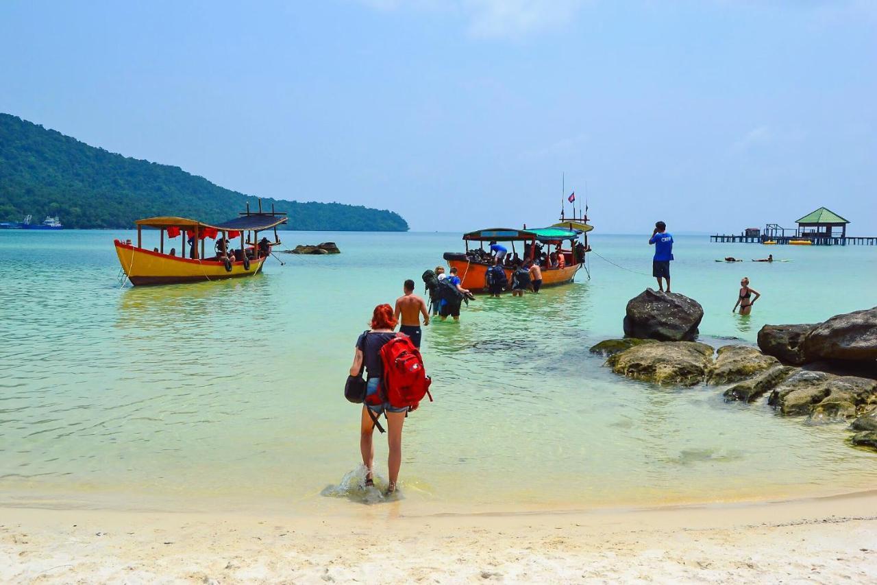 Mad Monkey Koh Rong Samloem Vandrarhem Koh Rong Sanloem Exteriör bild