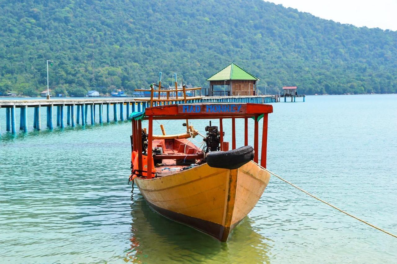 Mad Monkey Koh Rong Samloem Vandrarhem Koh Rong Sanloem Exteriör bild