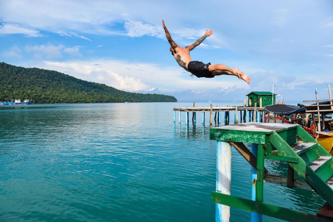 Mad Monkey Koh Rong Samloem Vandrarhem Koh Rong Sanloem Exteriör bild